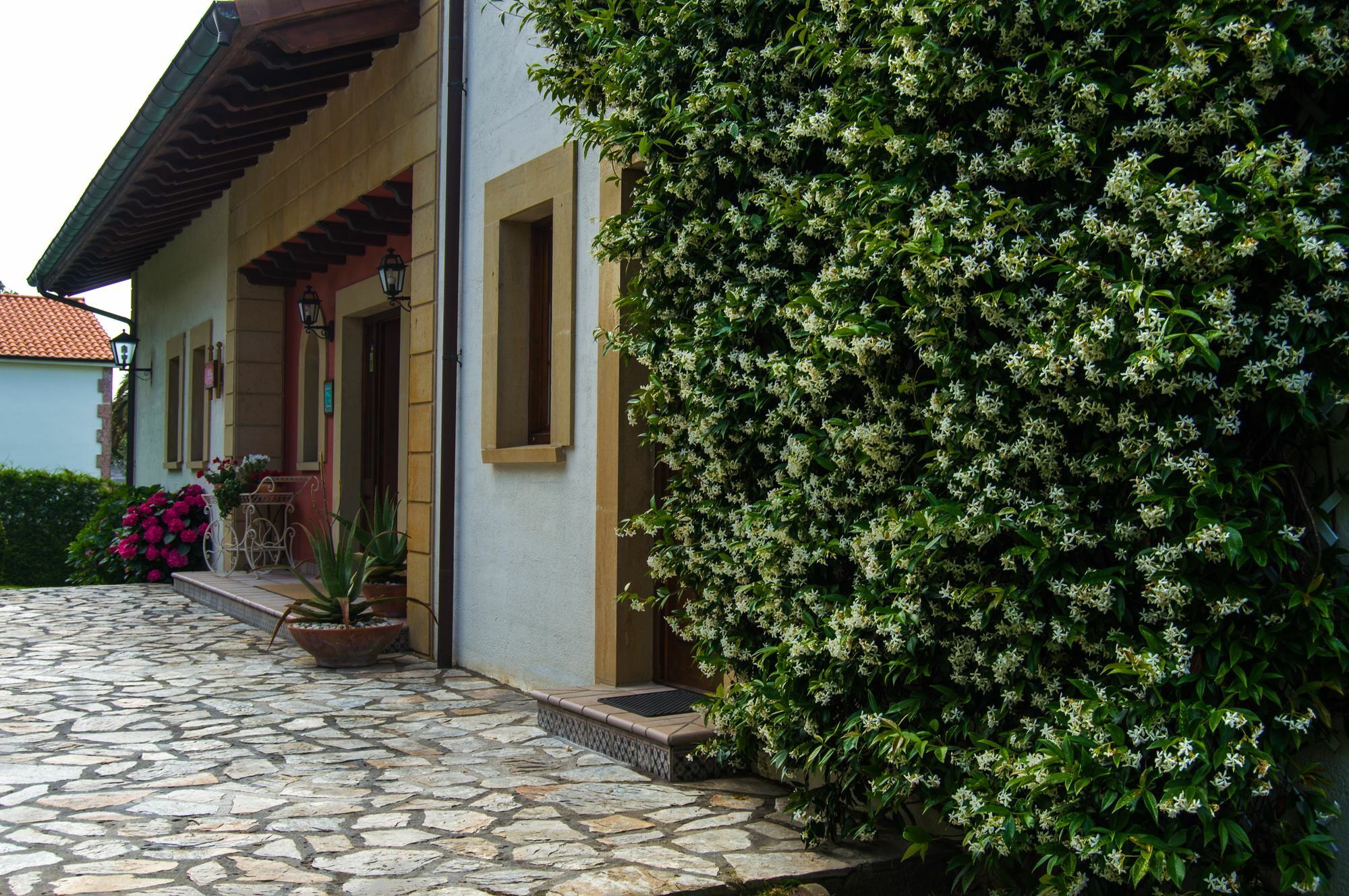 Hotel Posada La Robleda (Adults Only) Арнуеро Екстер'єр фото