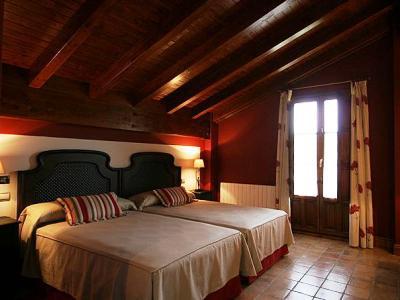 Hotel Posada La Robleda (Adults Only) Арнуеро Екстер'єр фото